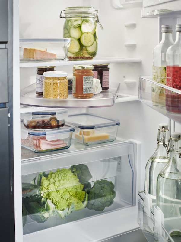 food-filled,打开冰箱,冰箱的罐子SNURRAD存储转盘。