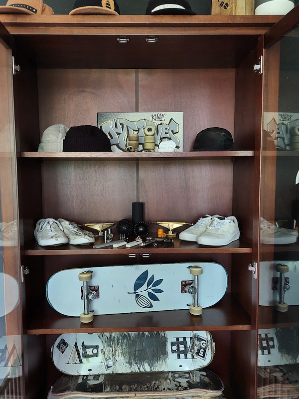 Modulaire opbergkast voor滑板,hoeden schoenen, geplaatst als甚至改变。