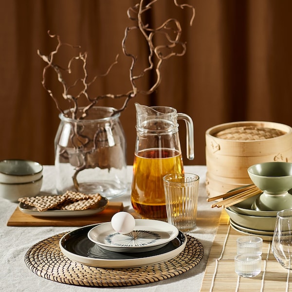 静脉Tisch麻省理工学院drei unterschiedlichen Gestaltungsstilrichtungen inkl。格拉泽,verschiedener Geschirre Tischsets和Blumen Vasen。