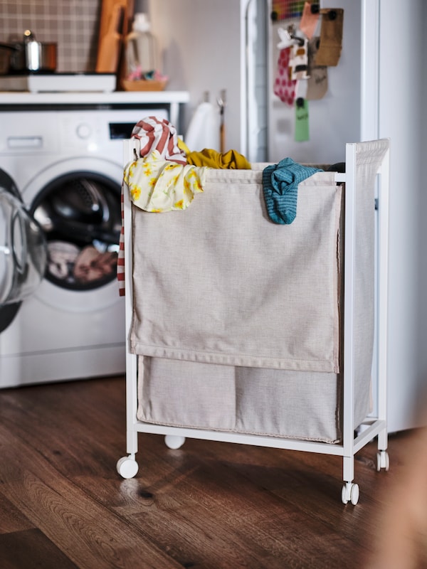 ENHET UDDARP洗衣机的洗衣篮在前面一个厨房
