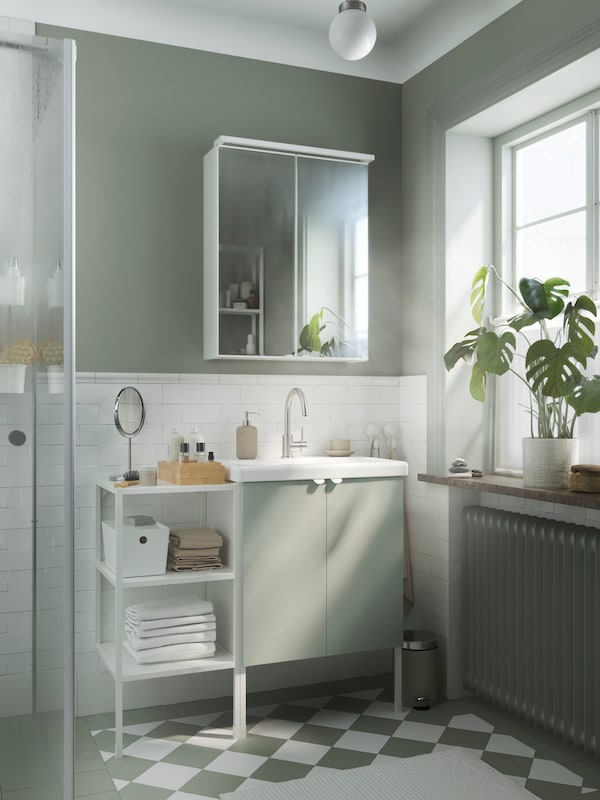 ENHET绿色浴室盥洗台和ENHET镜子内阁SILVERGLANS照明