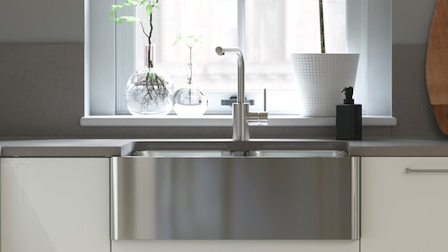厨房水槽:不锈钢或陶瓷